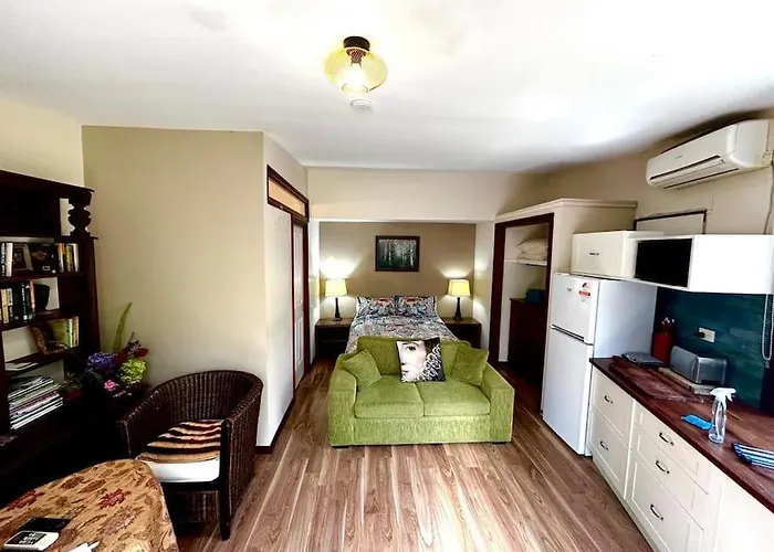Deluxe Studio